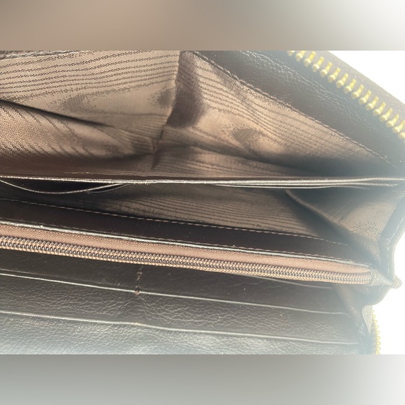 GUCCI | Guccissima Zip Around Long Wallet | 100% Authentic - Picture 7 of 16